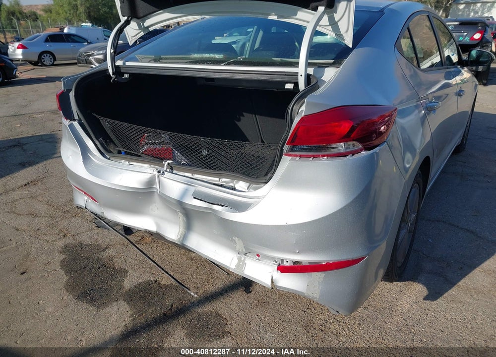 2018 HYUNDAI ELANTRA SEL VIN: 5NPD84LF8JH268798