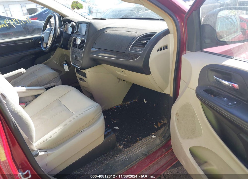 2014 CHRYSLER TOWN & COUNTRY VIN: 2C4RC1BG4ER440184