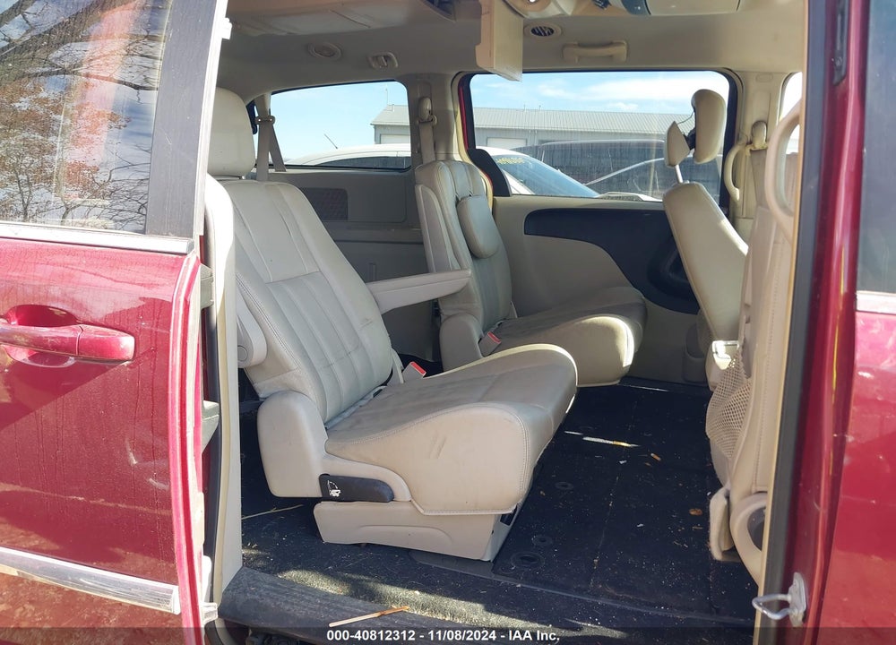 2014 CHRYSLER TOWN & COUNTRY VIN: 2C4RC1BG4ER440184