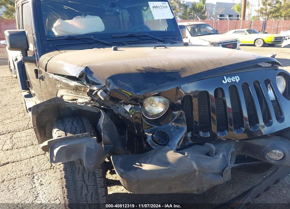 2014 JEEP WRANGLER UNLIMITED SAHARA VIN: 1C4BJWEG8EL197214