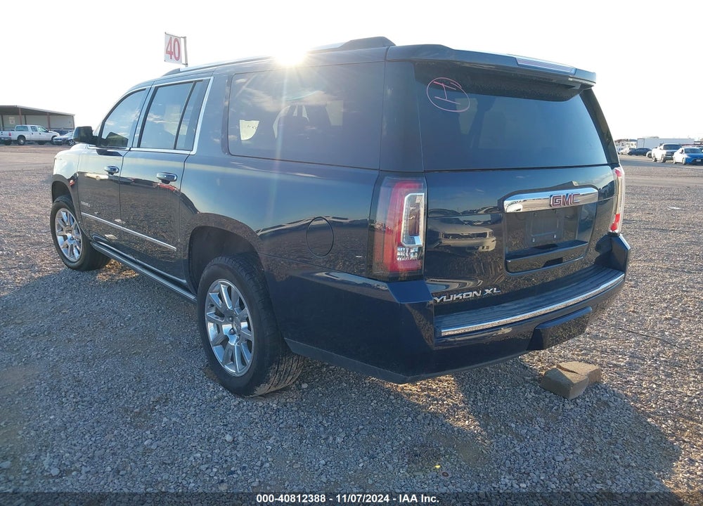2018 GMC YUKON XL DENALI VIN: 1GKS2HKJ0JR136900