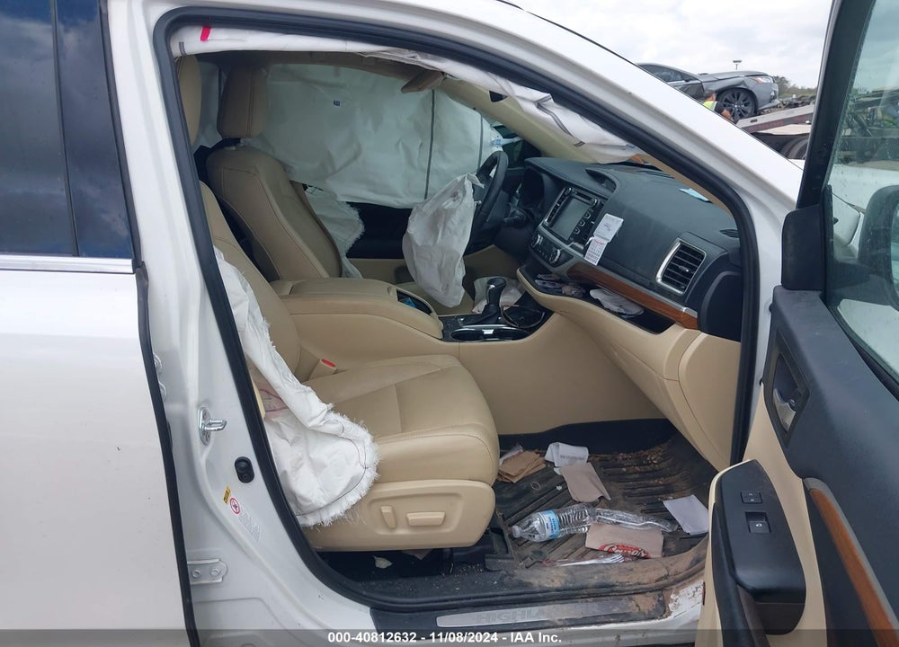 2019 TOYOTA HIGHLANDER LIMITED VIN: 5TDYZRFH1KS361165