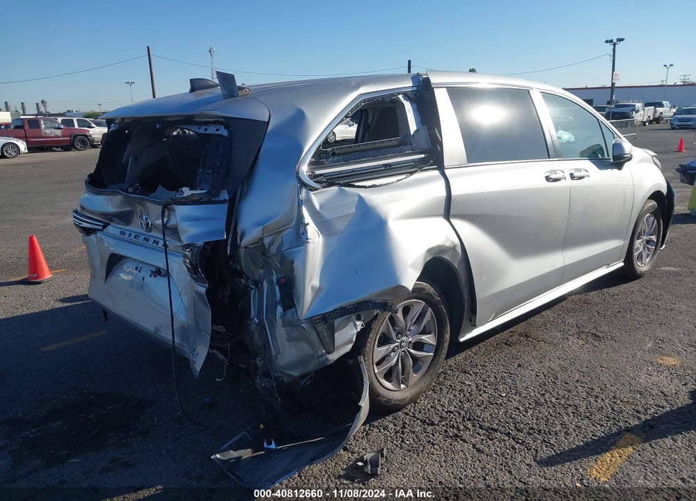 2022 TOYOTA SIENNA LE VIN: 5TDKRKEC1NS102019