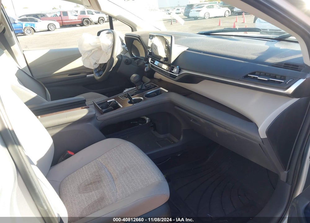 2022 TOYOTA SIENNA LE VIN: 5TDKRKEC1NS102019