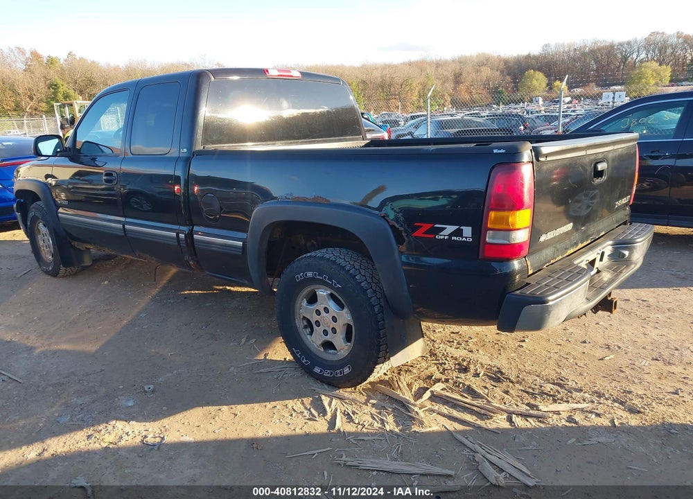 2001 CHEVROLET SILVERADO 1500 LS VIN: 2GCEK19T011226323