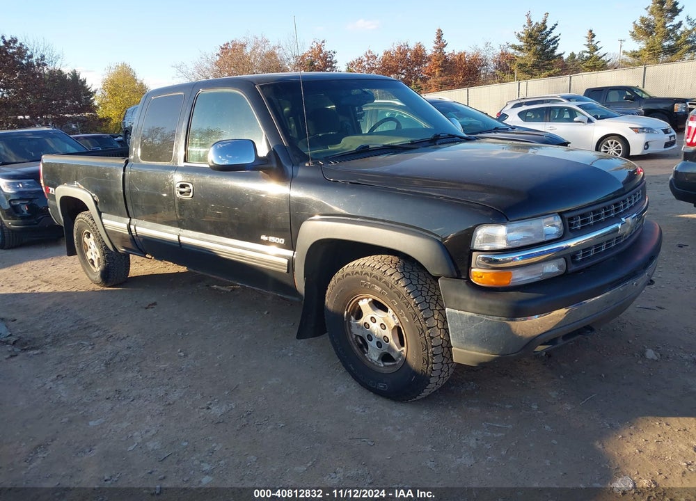 2001 CHEVROLET SILVERADO 1500 LS VIN: 2GCEK19T011226323