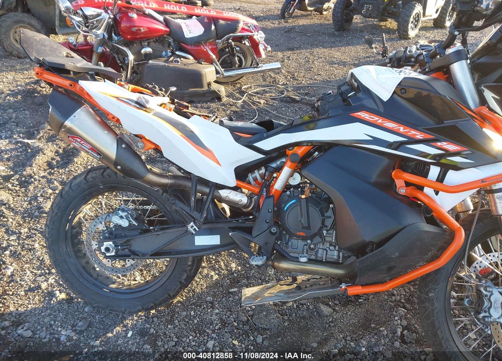 2021 KTM 890 ADVENTURE R VIN: VBKTR6406MM805417