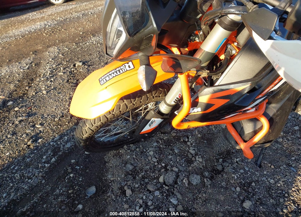2021 KTM 890 ADVENTURE R VIN: VBKTR6406MM805417