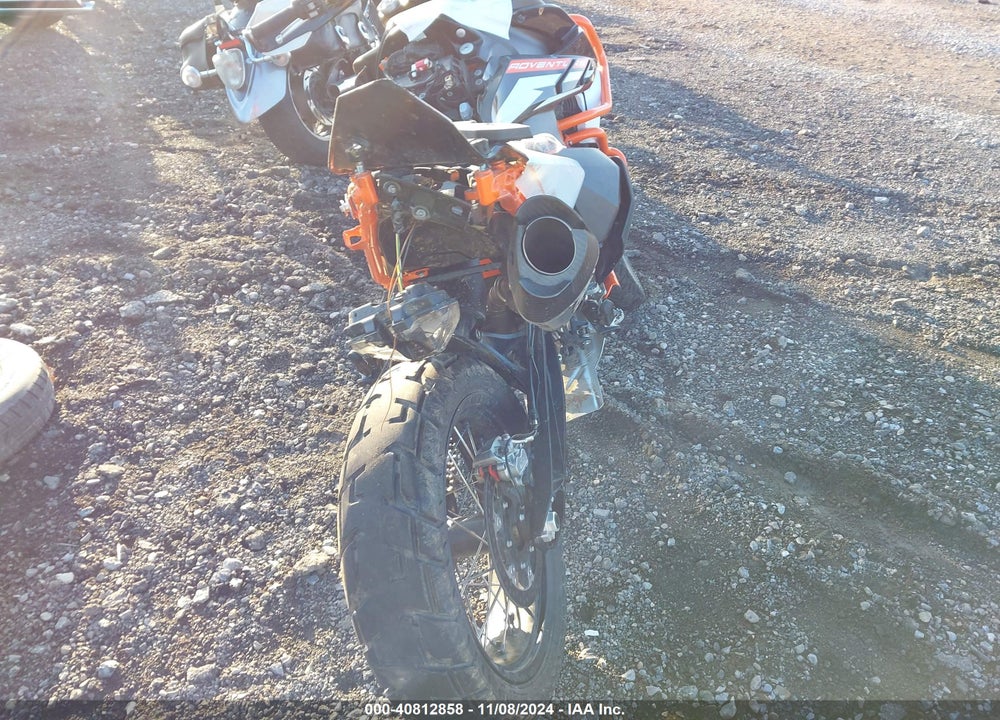 2021 KTM 890 ADVENTURE R VIN: VBKTR6406MM805417
