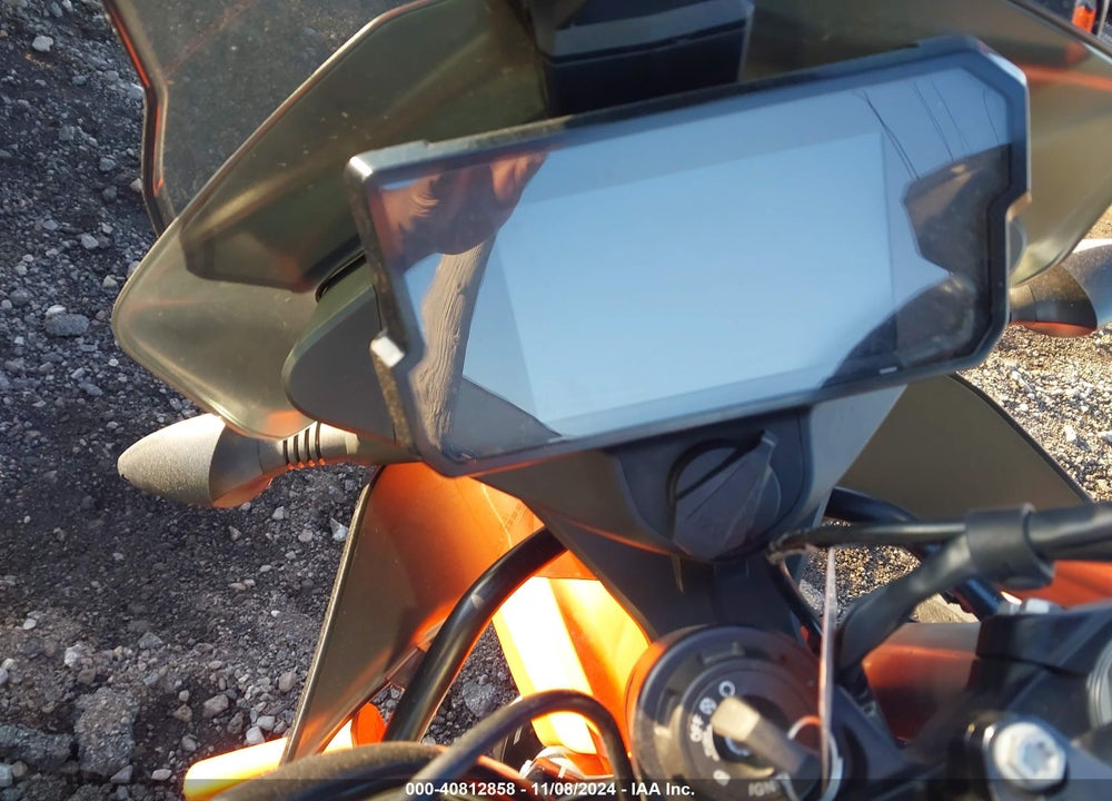 2021 KTM 890 ADVENTURE R VIN: VBKTR6406MM805417