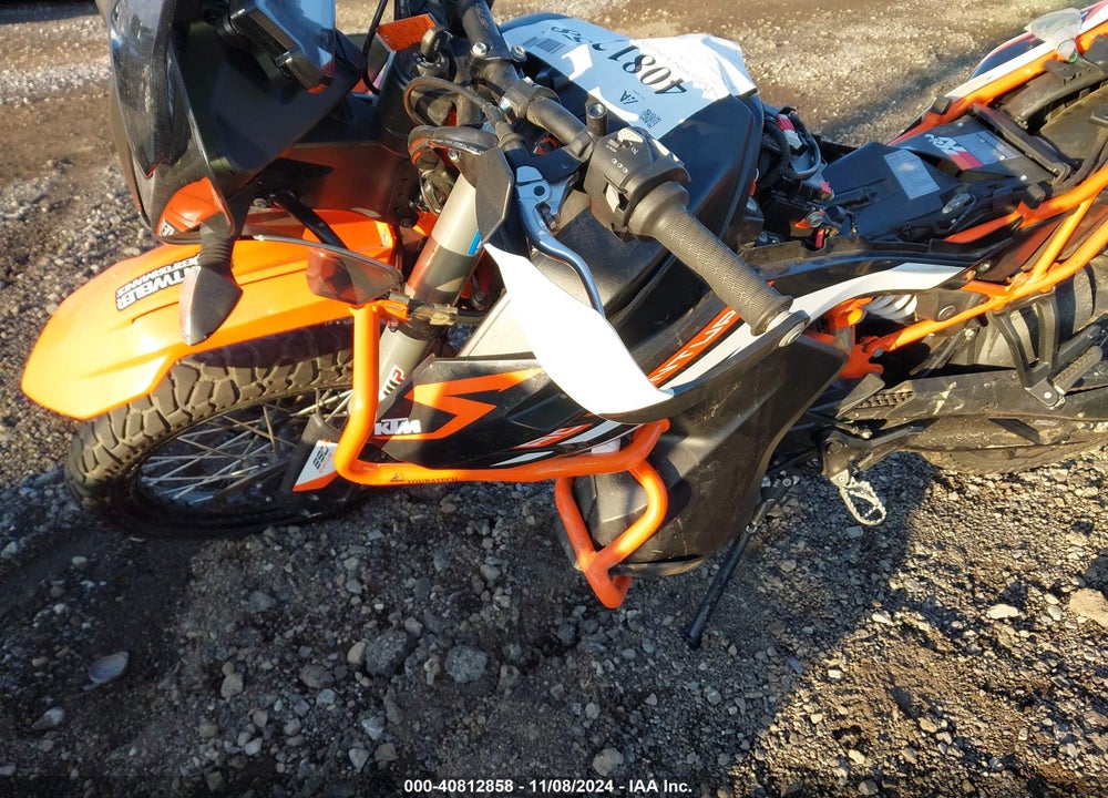 2021 KTM 890 ADVENTURE R VIN: VBKTR6406MM805417