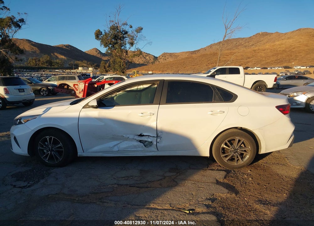 2024 KIA FORTE LXS VIN: 3KPF24AD4RE738224