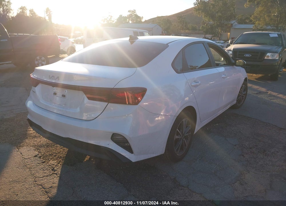 2024 KIA FORTE LXS VIN: 3KPF24AD4RE738224