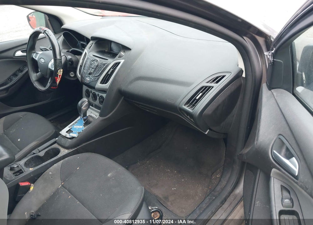 2014 FORD FOCUS SE VIN: 1FADP3F23EL252411