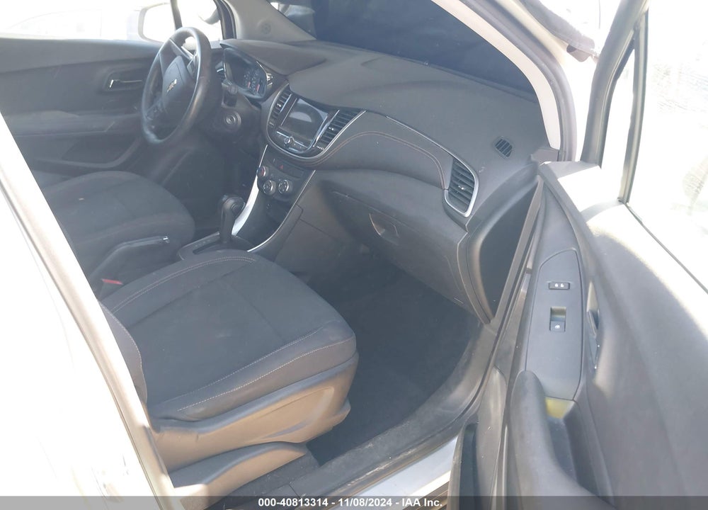 2019 CHEVROLET TRAX LS VIN: 3GNCJKSB3KL331964