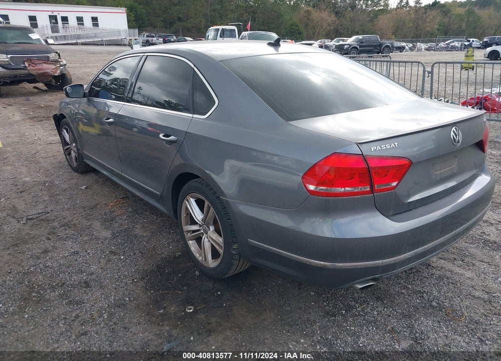 2015 VOLKSWAGEN PASSAT 2.0L TDI SEL PREMIUM VIN: 1VWCV7A38FC010702