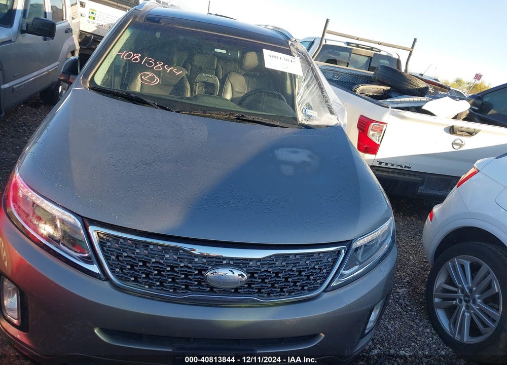 2014 KIA SORENTO SX VIN: 5XYKW4A72EG453063