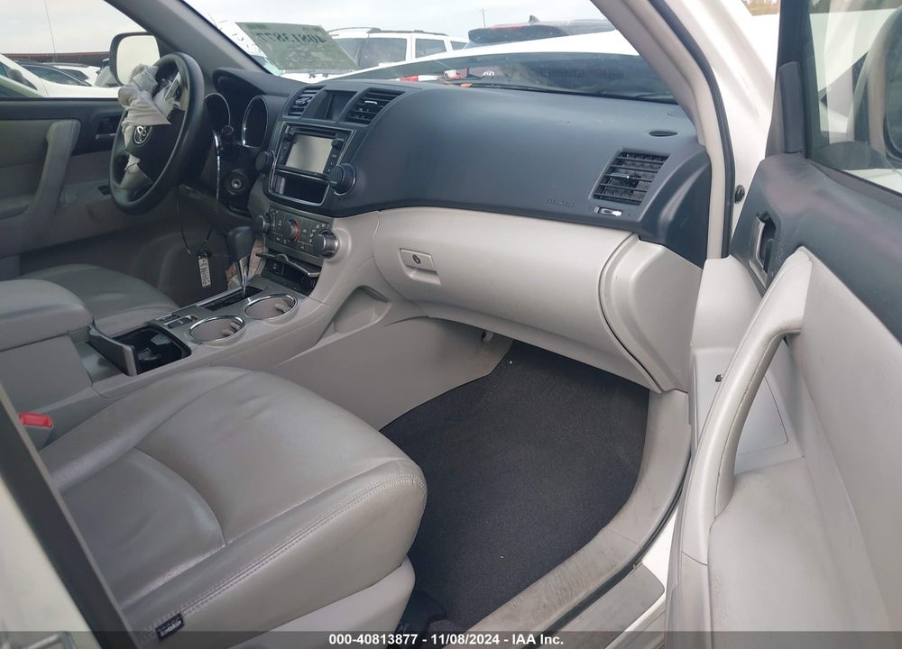 2013 TOYOTA HIGHLANDER BASE PLUS V6 VIN: 5TDBK3EH6DS206011