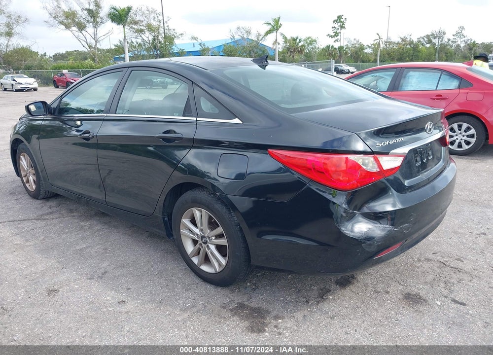 2013 HYUNDAI SONATA GLS VIN: 5NPEB4AC1DH583543