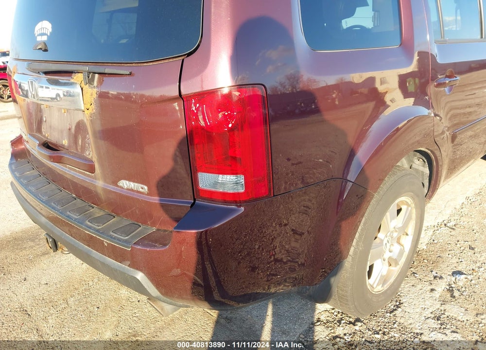 2011 HONDA PILOT EX-L VIN: 5FNYF4H57BB018802