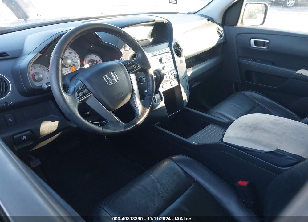 2011 HONDA PILOT EX-L VIN: 5FNYF4H57BB018802