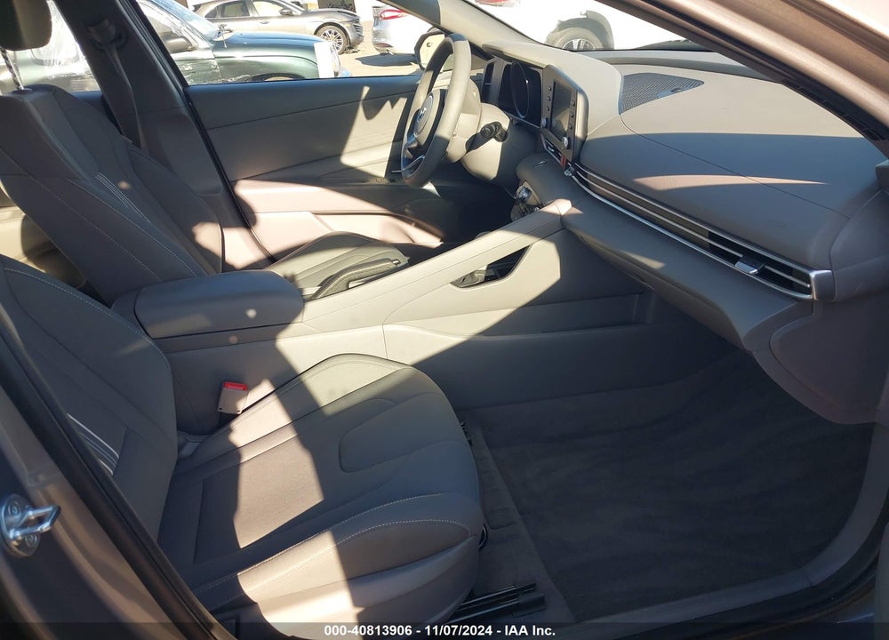 2023 HYUNDAI ELANTRA VIN: KMHLM4AG5PU599173