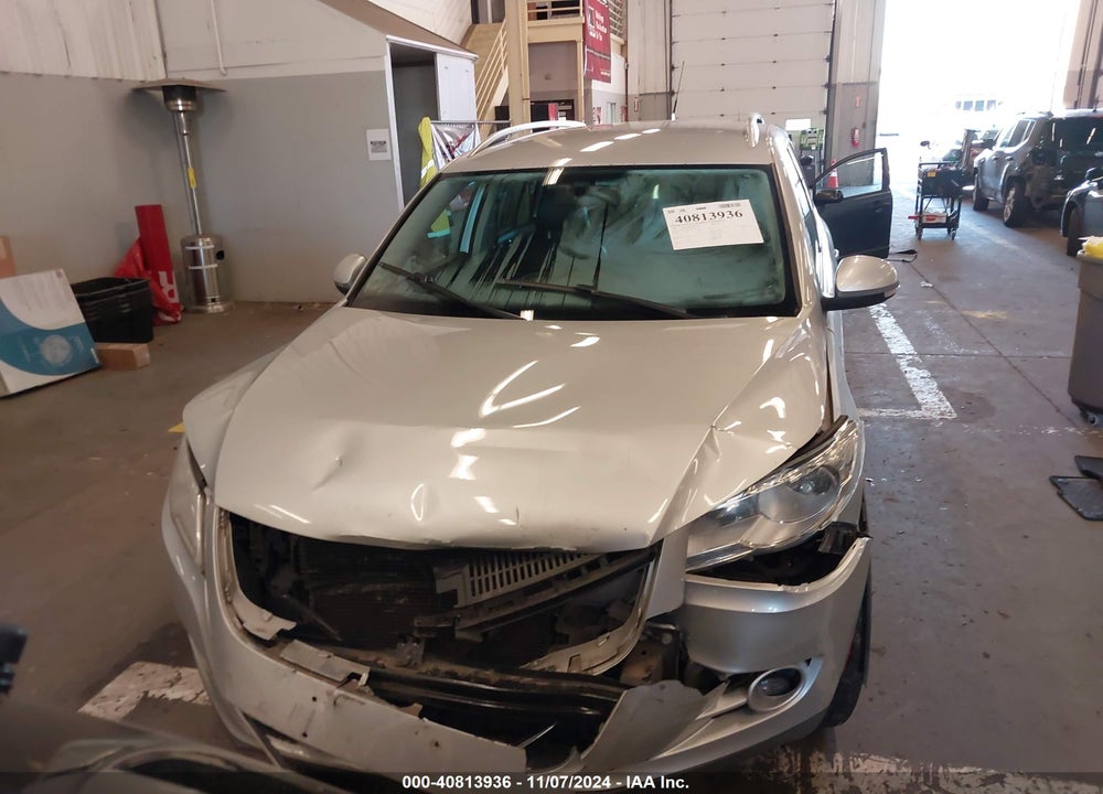2011 VOLKSWAGEN TIGUAN SE VIN: WVGBV7AX3BW530019