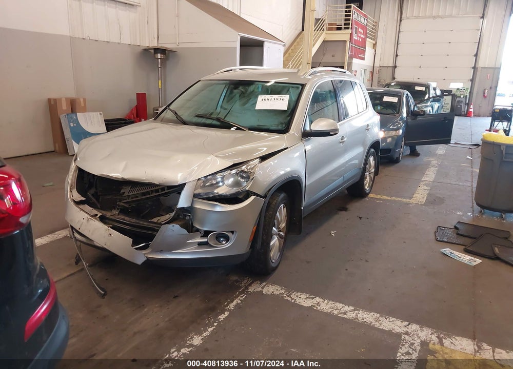2011 VOLKSWAGEN TIGUAN SE VIN: WVGBV7AX3BW530019