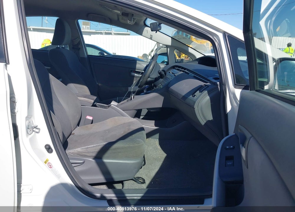 2011 TOYOTA PRIUS TWO VIN: JTDKN3DU4B1472921