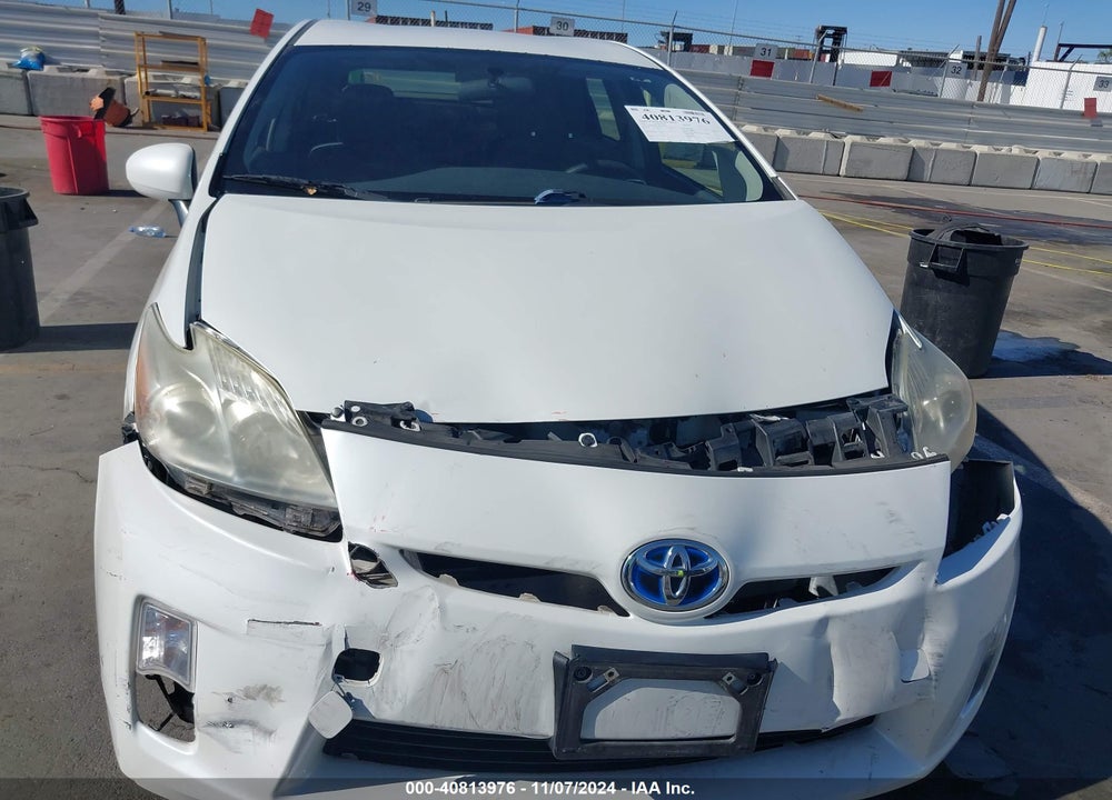2011 TOYOTA PRIUS TWO VIN: JTDKN3DU4B1472921