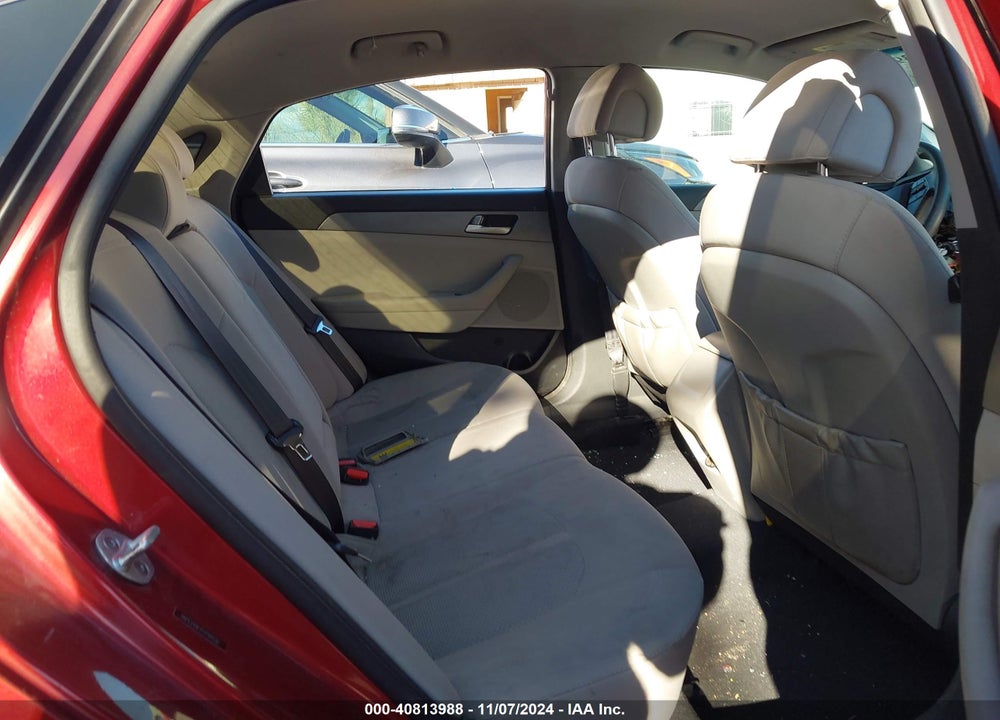 2015 HYUNDAI SONATA SE VIN: 5NPE24AF1FH194530