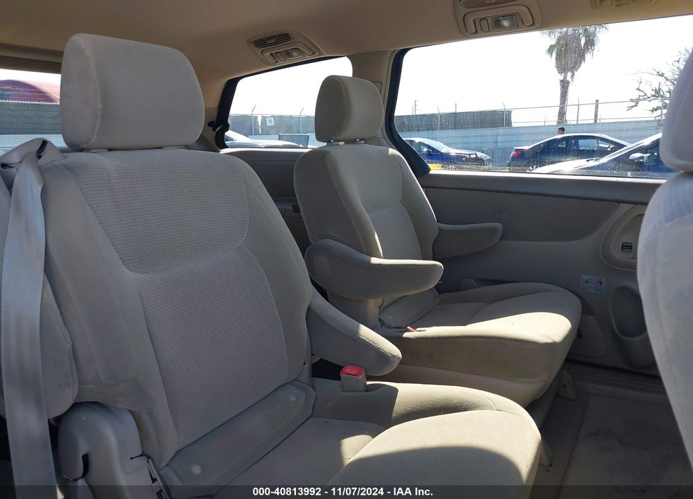 2005 TOYOTA SIENNA LE VIN: 5TDBA23C75S032665