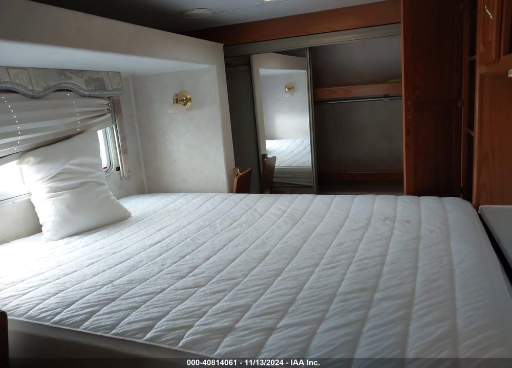 2000 OTHER JAYCO VIN: 1UJCJ02R7Y1K50055