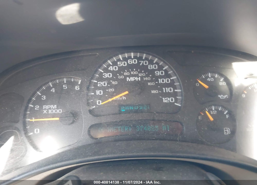 2004 CHEVROLET TAHOE LS VIN: 1GNEC13V34J294494