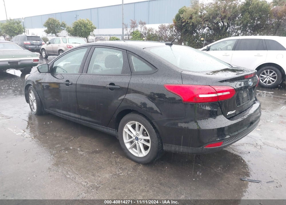 2017 FORD FOCUS SE VIN: 1FADP3F27HL300576