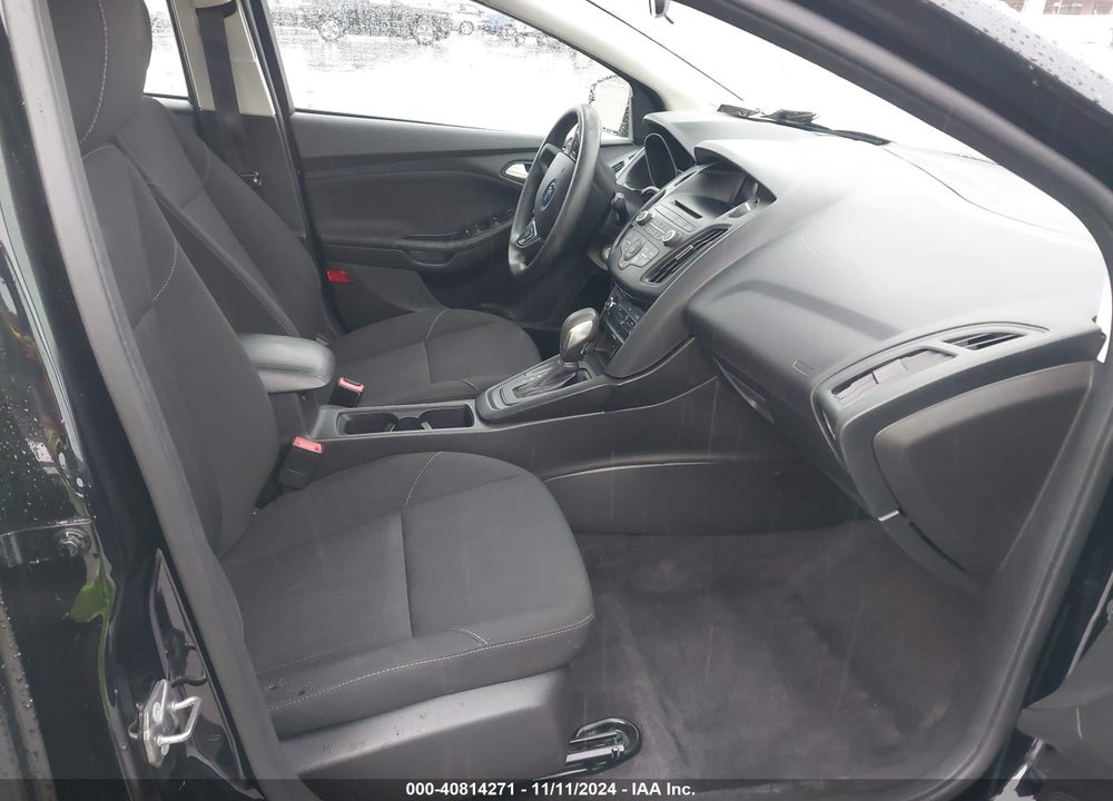 2017 FORD FOCUS SE VIN: 1FADP3F27HL300576