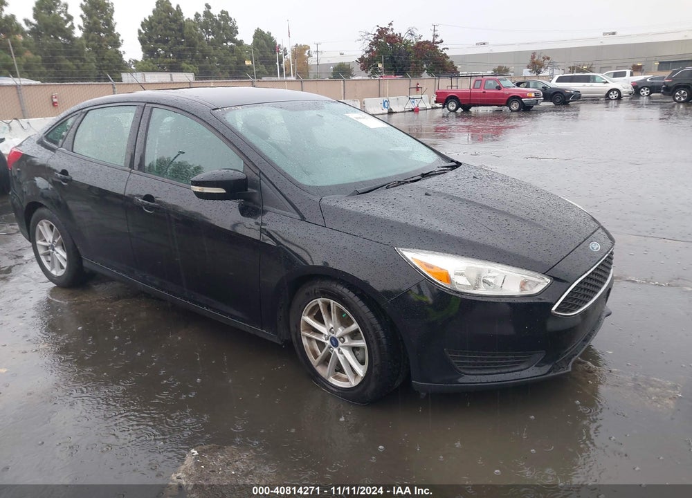 2017 FORD FOCUS SE VIN: 1FADP3F27HL300576