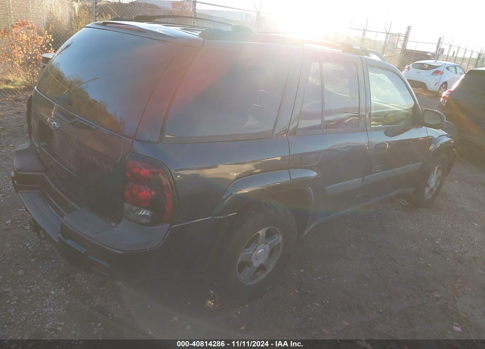 2005 CHEVROLET TRAILBLAZER LS VIN: 1GNDT13S552106720