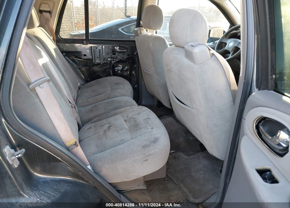 2005 CHEVROLET TRAILBLAZER LS VIN: 1GNDT13S552106720