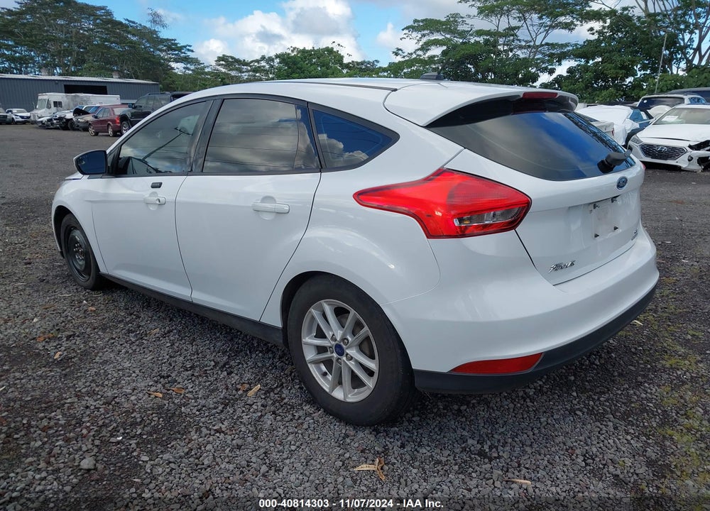 2016 FORD FOCUS SE VIN: 1FADP3K22GL385816