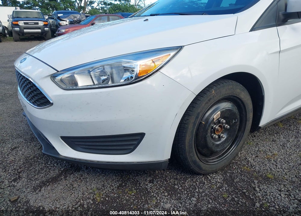 2016 FORD FOCUS SE VIN: 1FADP3K22GL385816