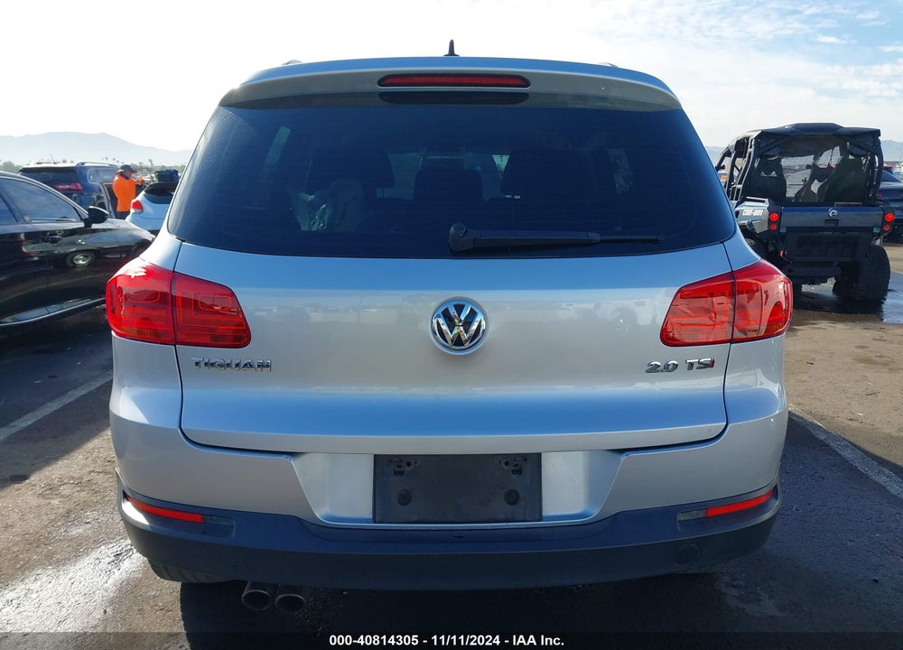 2018 VOLKSWAGEN TIGUAN LIMITED 2.0T VIN: WVGAV7AX4JK001373