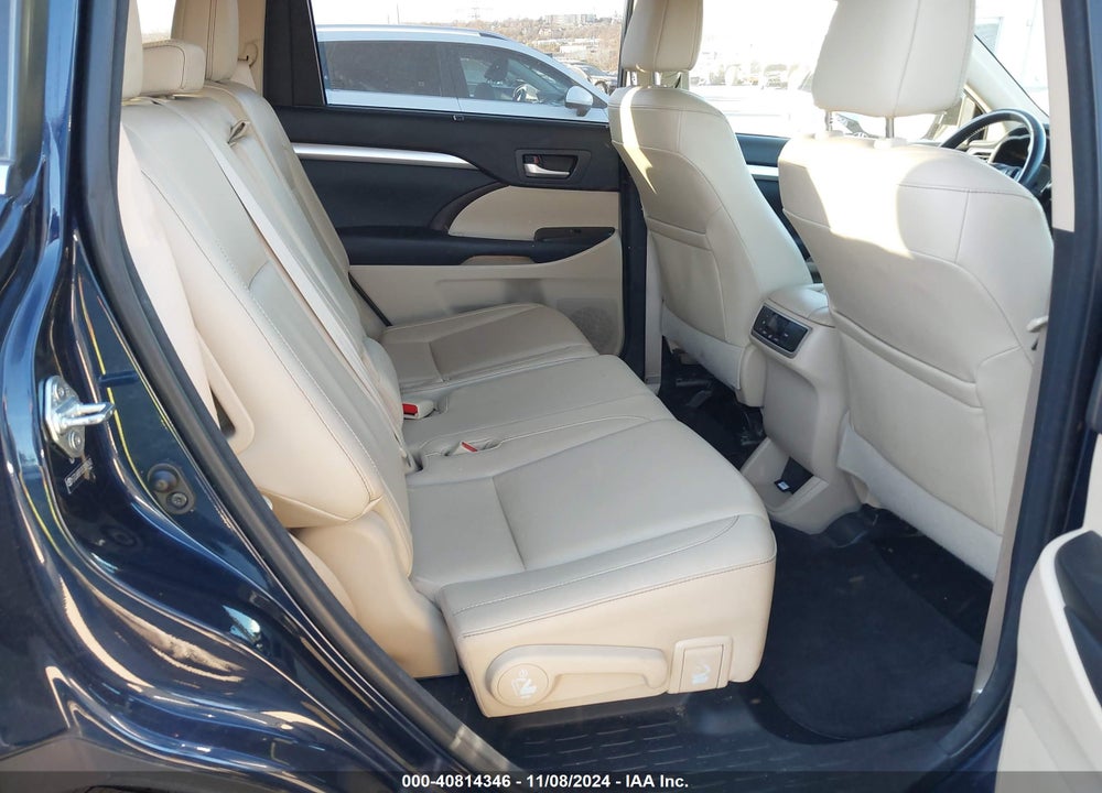 2014 TOYOTA HIGHLANDER XLE V6 VIN: 5TDJKRFH3ES014043
