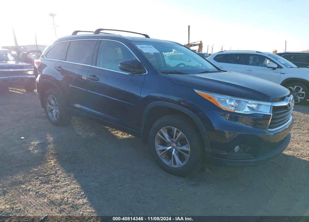 2014 TOYOTA HIGHLANDER XLE V6 VIN: 5TDJKRFH3ES014043