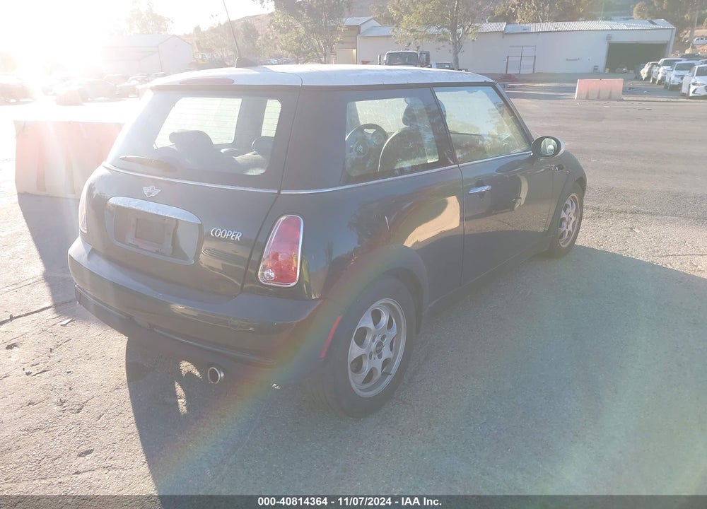 2005 MINI COOPER VIN: WMWRC33495TJ65160