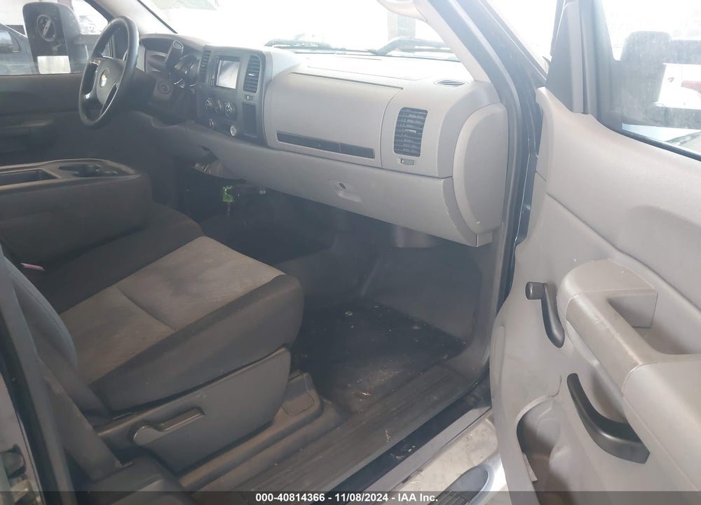 2008 CHEVROLET SILVERADO 2500HD WORK TRUCK VIN: 1GCHK29K78E102214