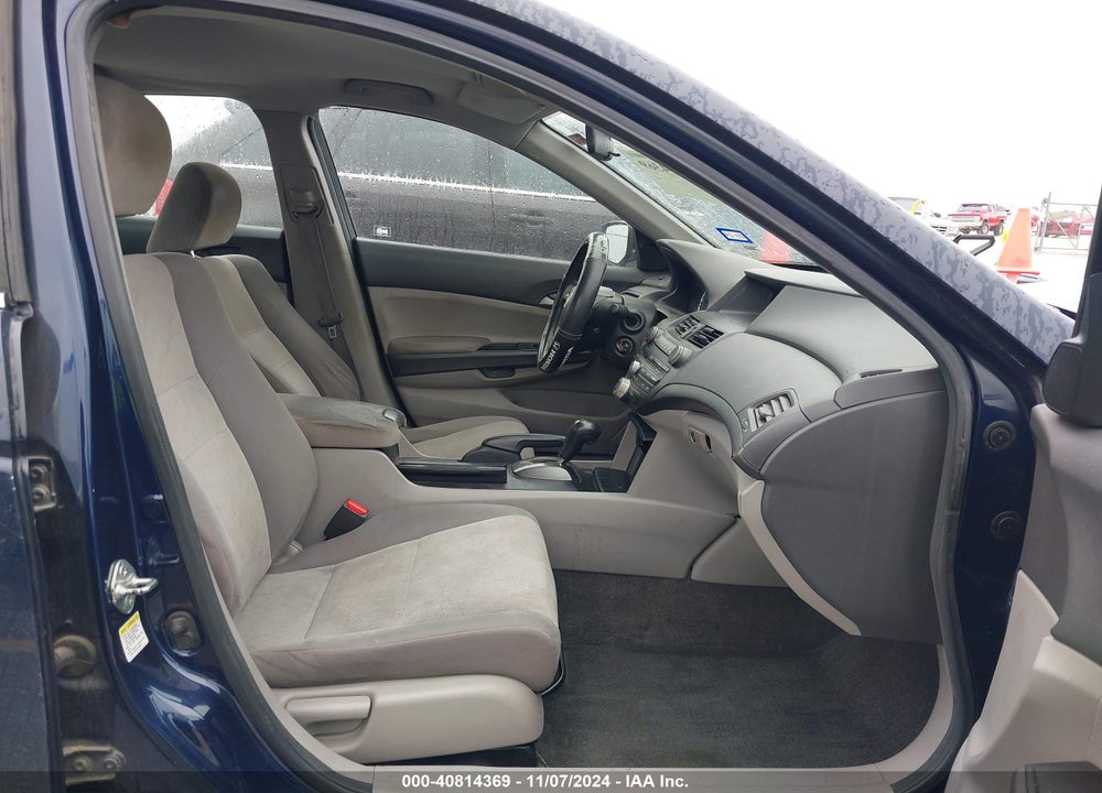 2010 HONDA ACCORD 2.4 LX VIN: 1HGCP2F31AA048870