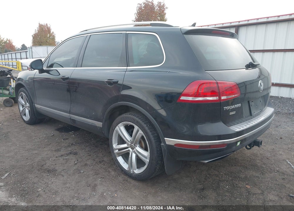 2017 VOLKSWAGEN TOUAREG V6 EXECUTIVE VIN: WVGGF7BP6HD005767