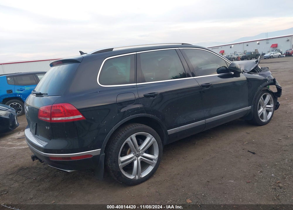 2017 VOLKSWAGEN TOUAREG V6 EXECUTIVE VIN: WVGGF7BP6HD005767