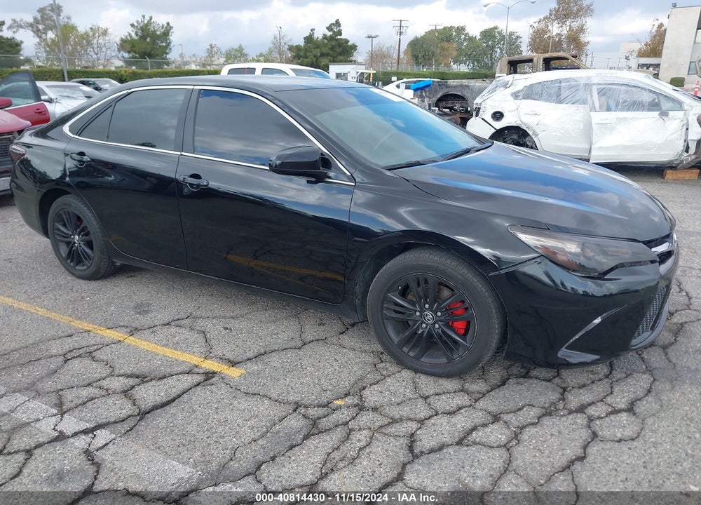 2015 TOYOTA CAMRY SE VIN: 4T1BF1FK8FU022816